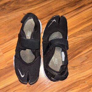 Nike Black Split-Toe Sneakers with Velcro Closure